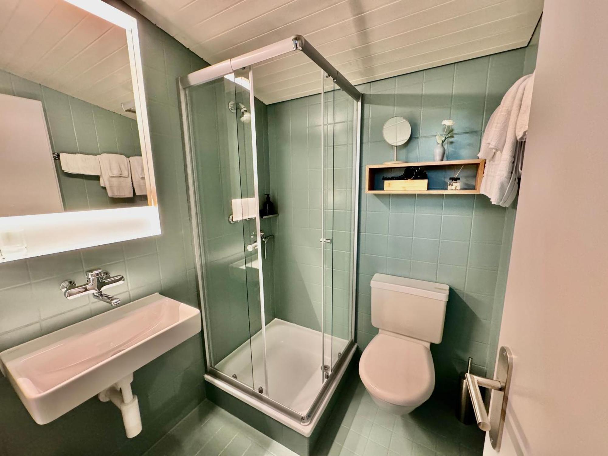 ホテル レストラン ウーヴァイダー インナートキルヒェン 部屋 写真